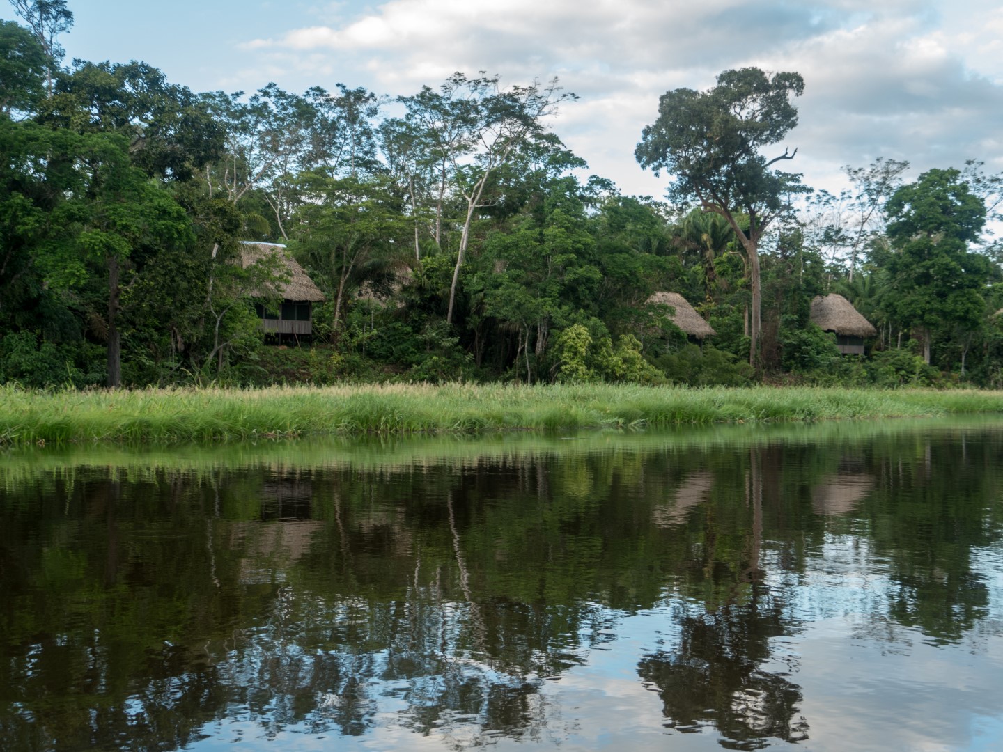 Lake-view Cabin - Image 1