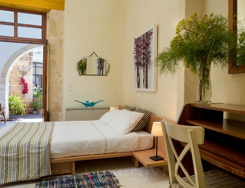 Private Queen Room - Image 1