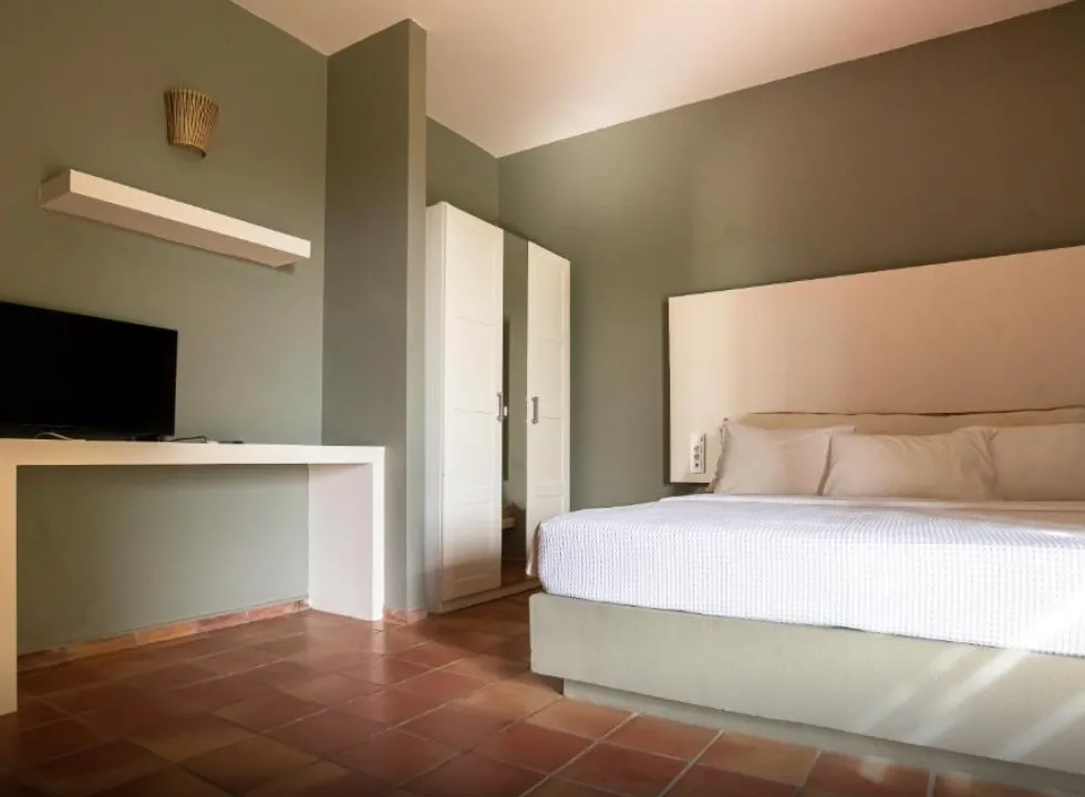 King Room with Garden View - Image 1