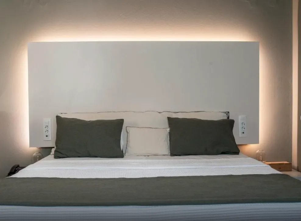 Deluxe Triple Room with Sea View - Image 1