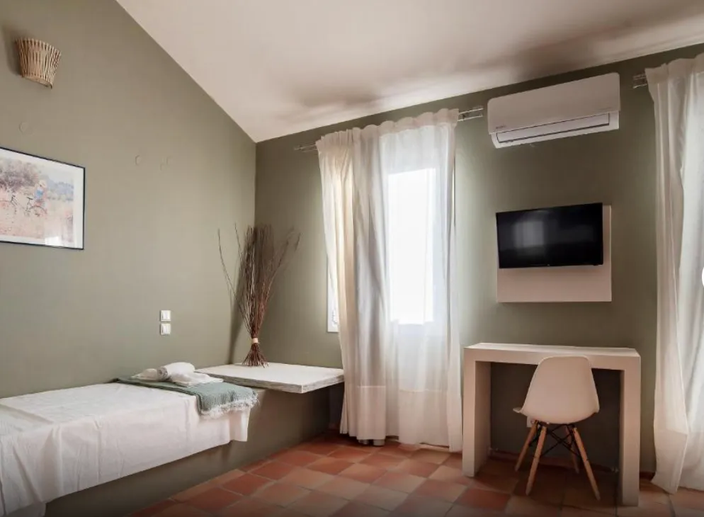 Family Suite with Balcony - Image 1